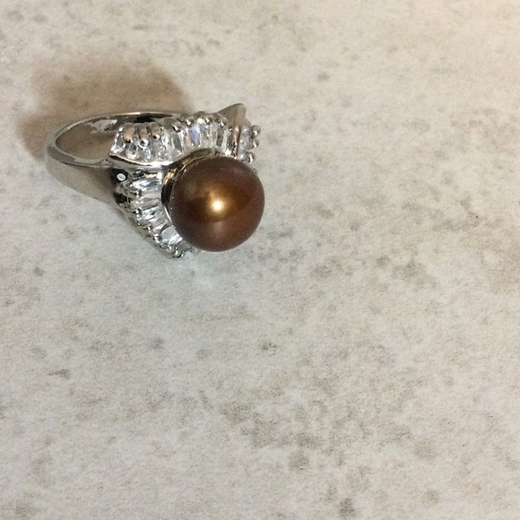 NWOT Size 7 Silver ring with stacked CZ and brown Pearl center - Picture 4 of 6